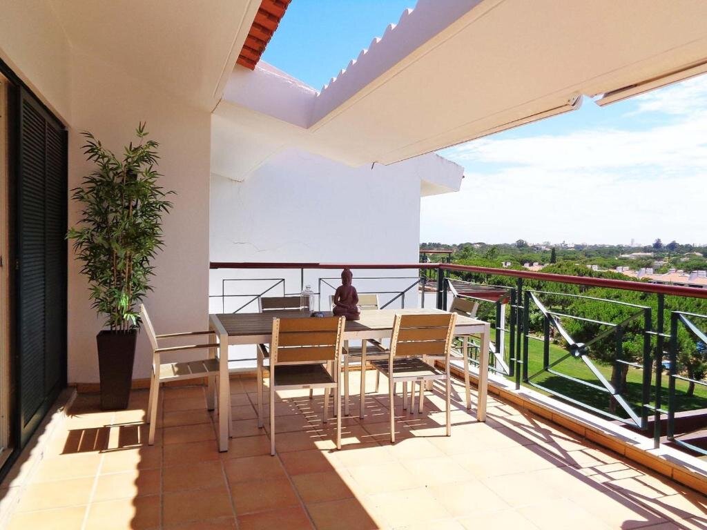 Апартаменты Superb, relaxing and tranquil 3 bed Apartment in Central Algarve