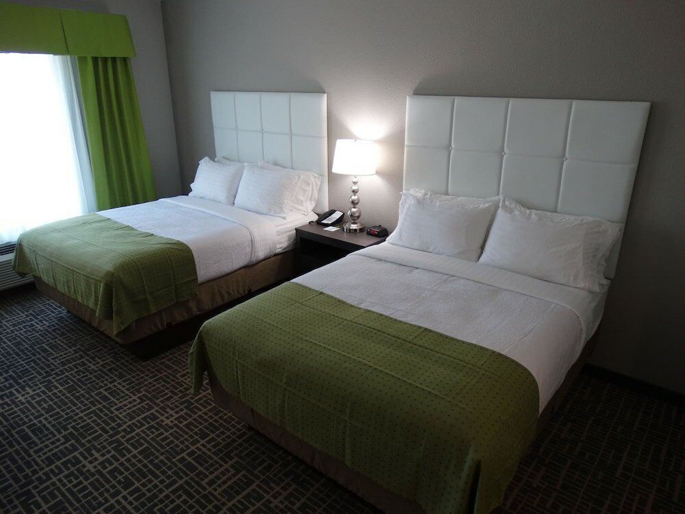 Standard Quadruple room Holiday Inn Covington, an IHG Hotel