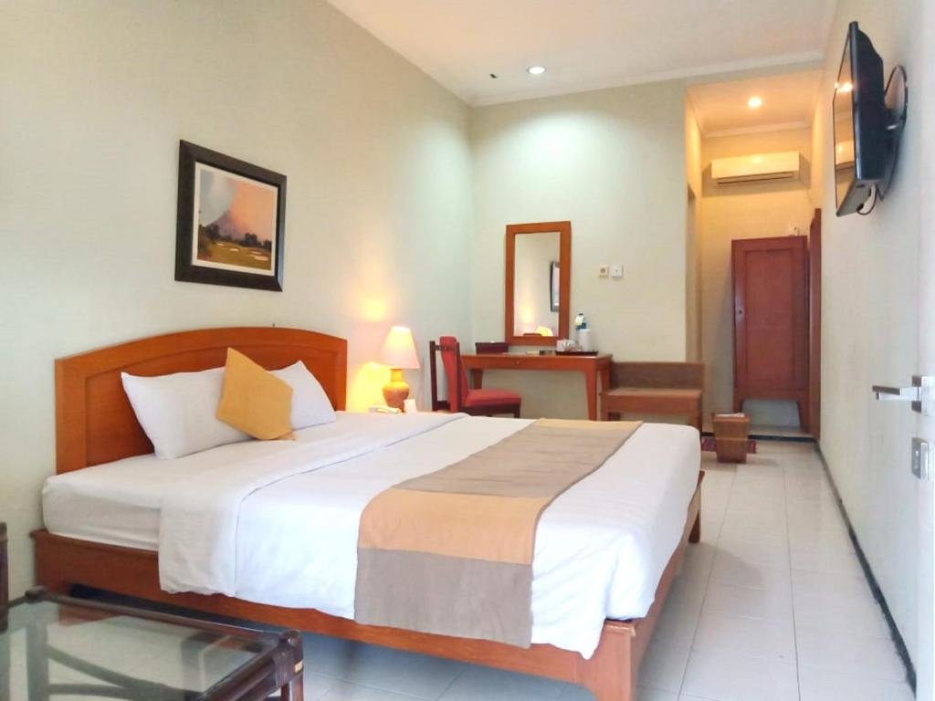 Двухместный номер Superior Hotel Catur Putra