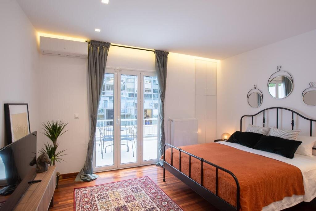 Apartment Phaedrus Living: City Luxury Flat Mavromichali