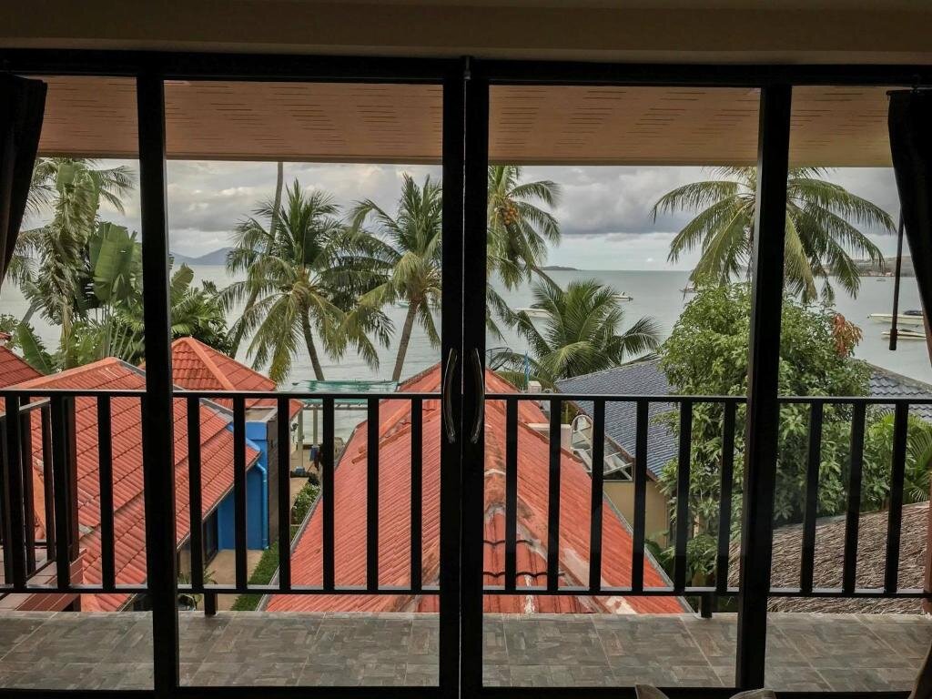 Двухместный номер Standard с балконом и с видом на море The Shore Samui