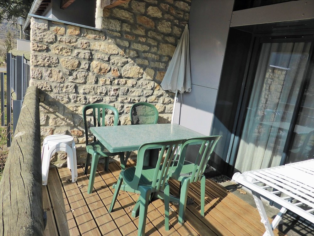 Коттедж Comfort с балконом Domaine Aigoual Cevennes
