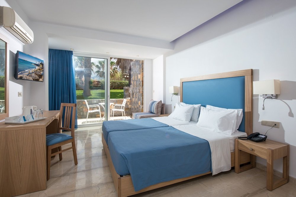 Superior Triple room with garden view Aeolos Beach Resort