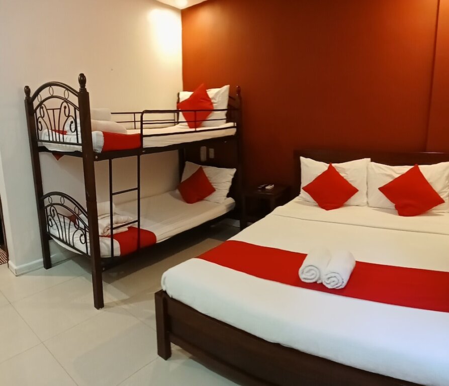Standard quadruple chambre Royale Parc Hotel Puerto Princesa Palawan