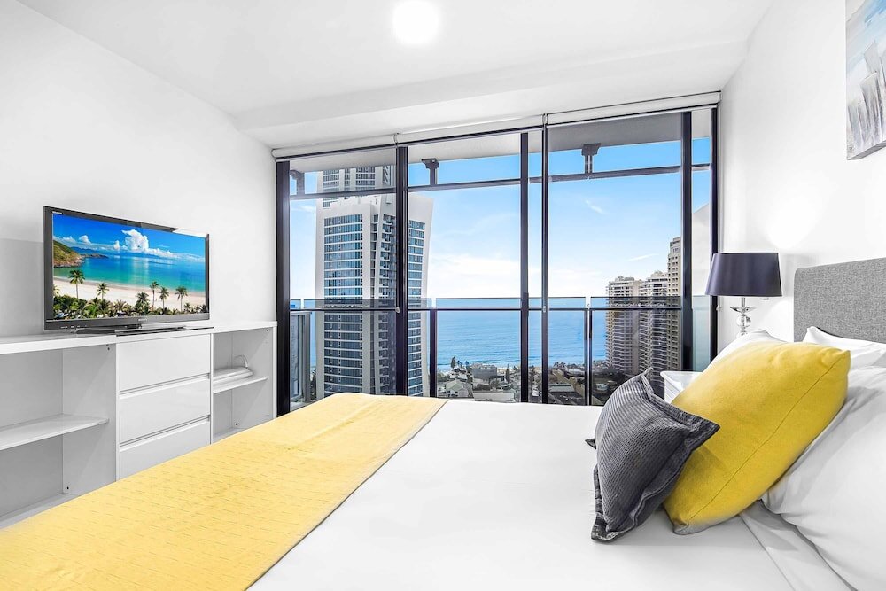 Апартаменты с 2 комнатами с балконом и с видом на океан Circle on Cavil Holidays Gold Coast
