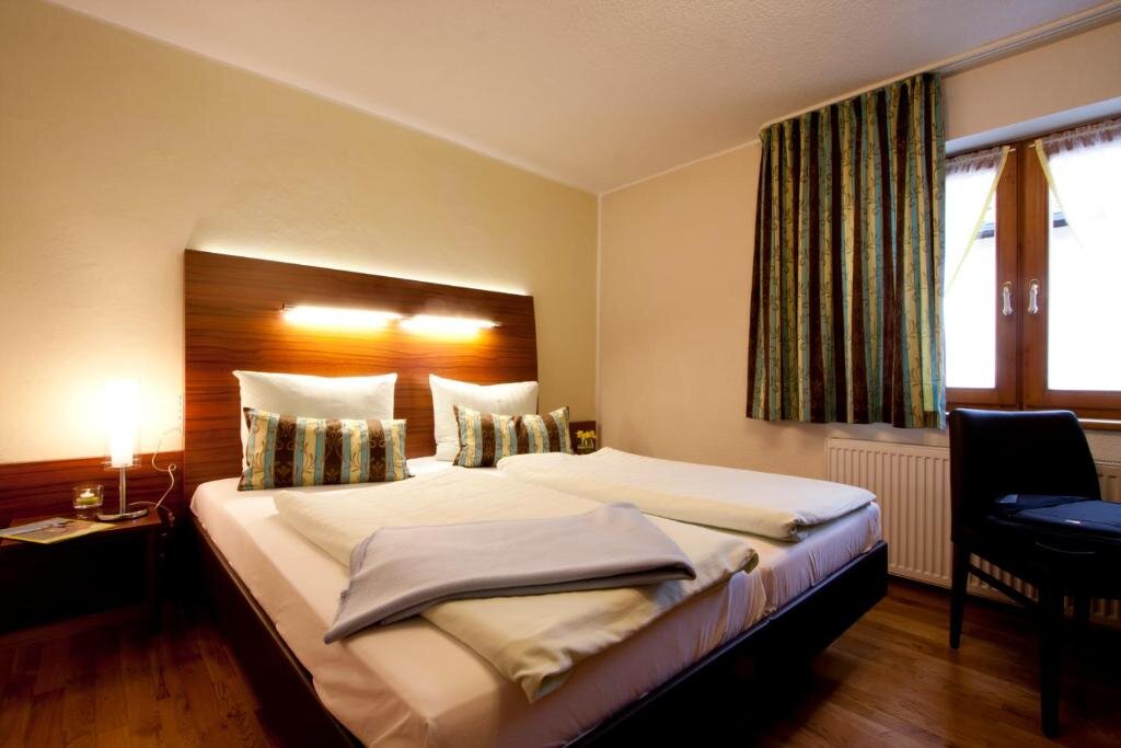 Standard Doppel Zimmer Hotel Burgwirt