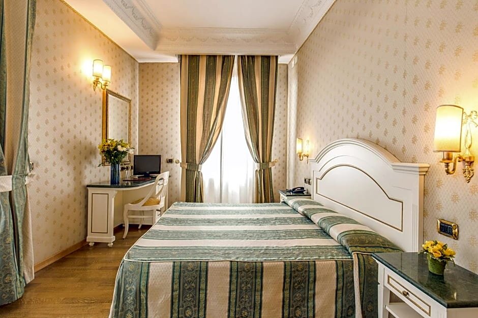 Двухместный номер Comfort Hotel La Lumiere Di Piazza Di Spagna