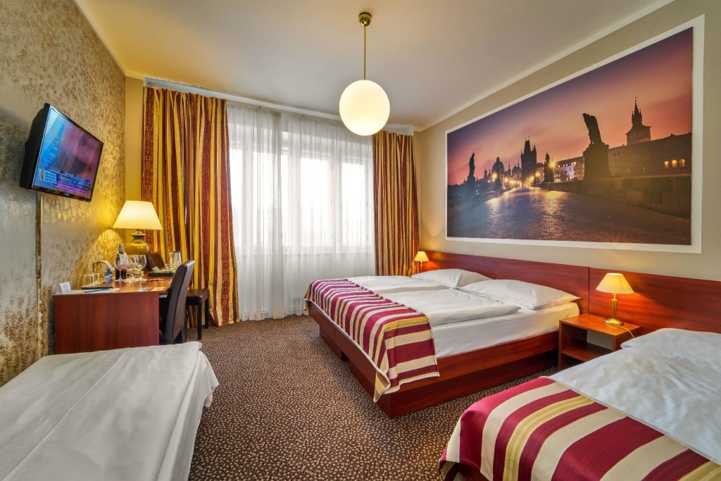 Четырёхместный номер Standard Metropolitan Old Town Hotel - Czech Leading Hotels