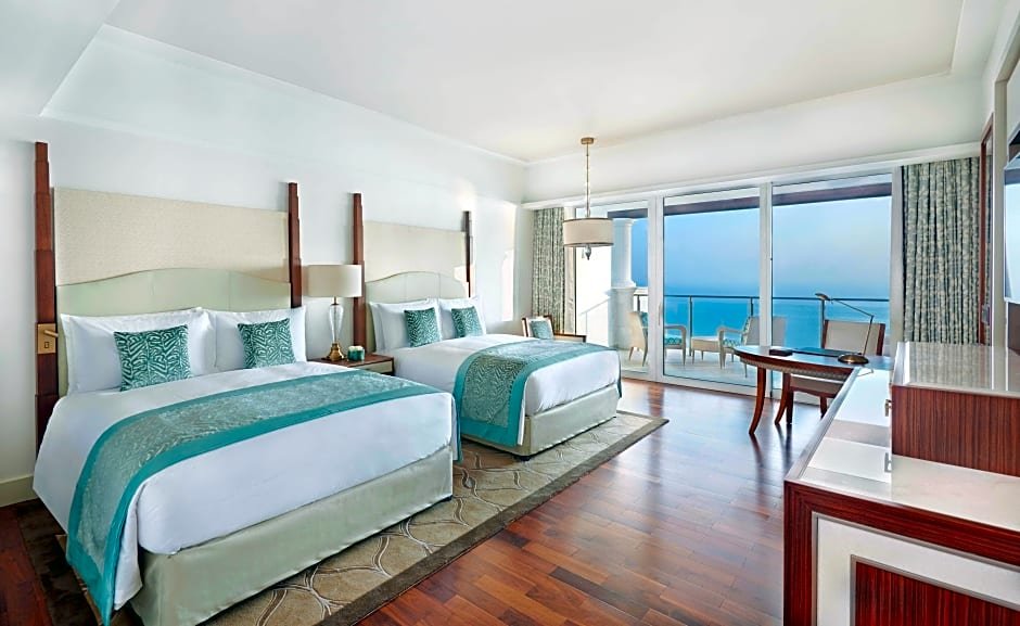 Четырёхместный номер with Skyline Sea View Deluxe Waldorf Astoria Dubai Palm Jumeirah