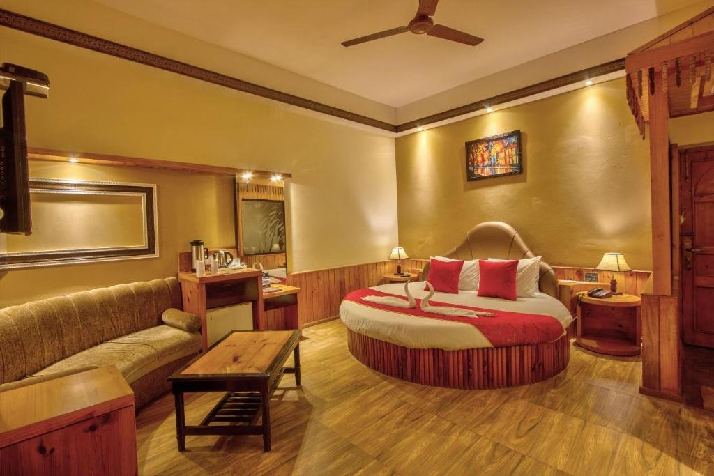 Suite Hotel Kanishka 200m from Mall Road