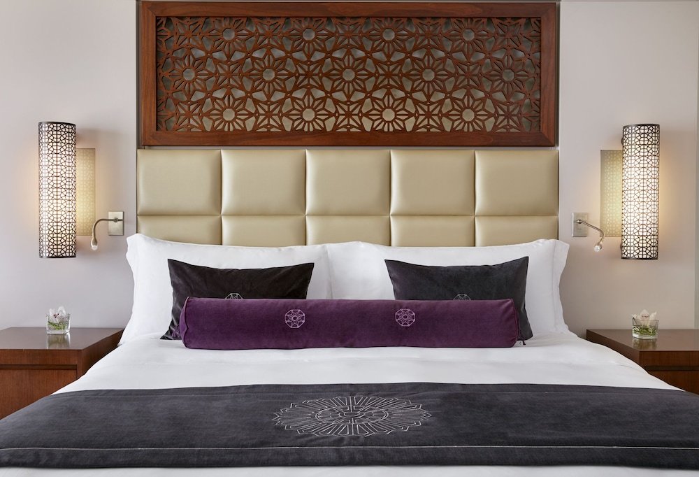 Двухместный клубный номер Classic с видом на город InterContinental Doha Beach & Spa, an IHG Hotel