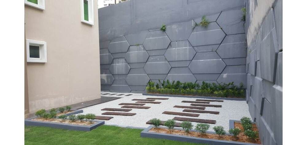 Greenlane 98 / 5 Rooms / 5 Bathrooms / 25 Pax Бату-Ланчанг