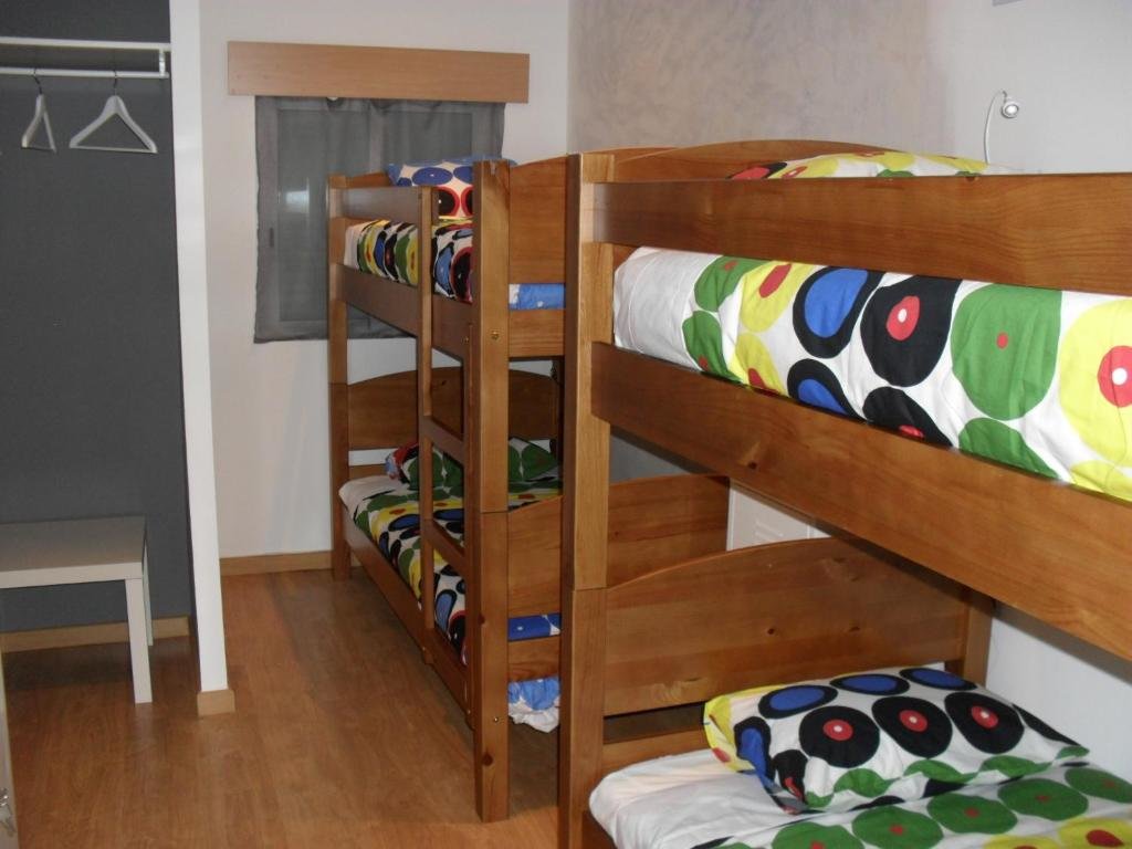 Кровать в общем номере Green Wave Hostel