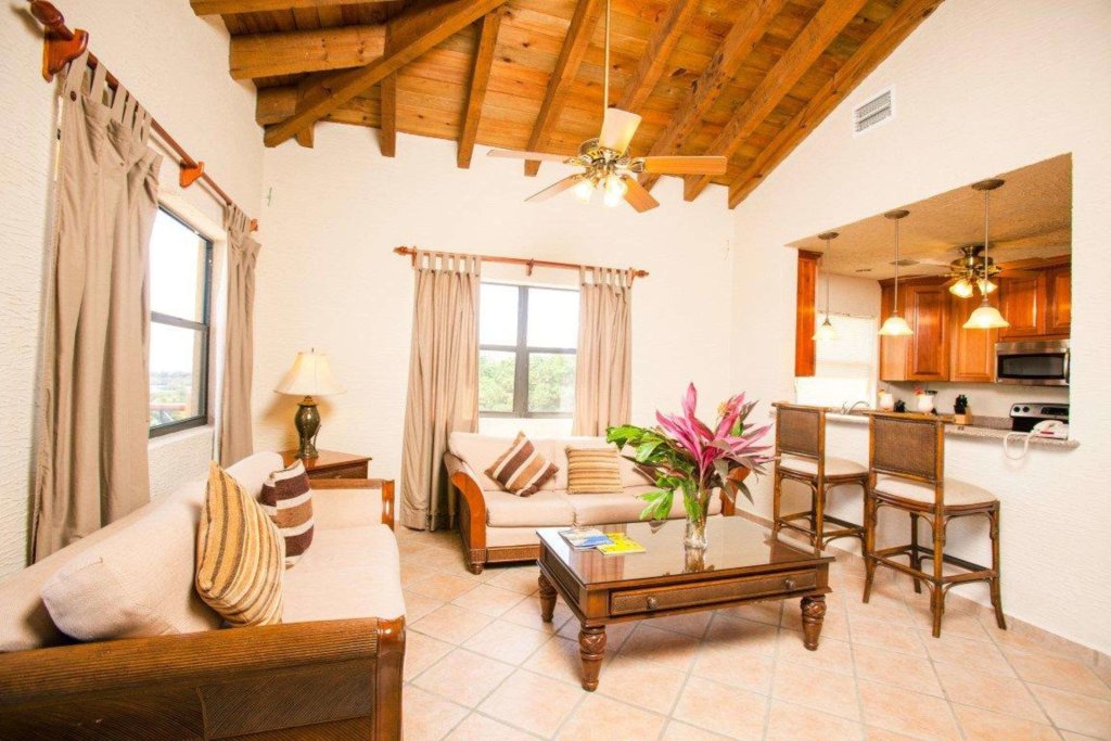 Suite cuádruple Clarion Suites Roatan at Pineapple Villas