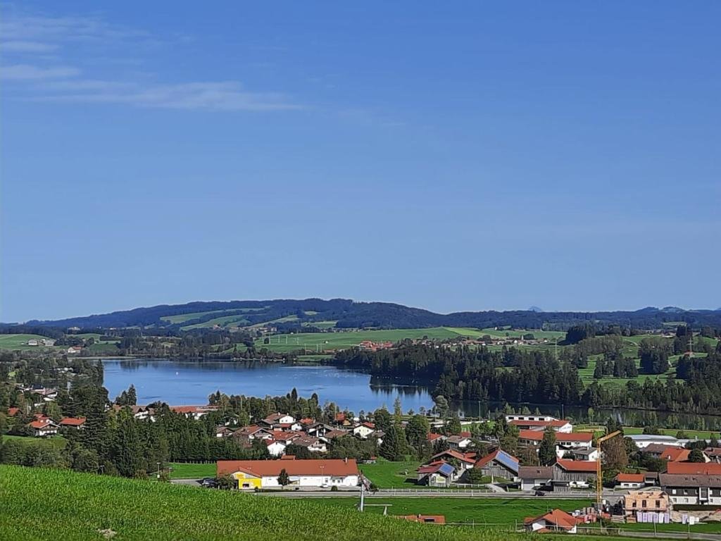 Апартаменты Ferienwohnung in Lechbruck am See im schönen Allgäu, nahe Füssen nur 300m vom See