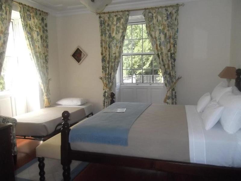 Superior Triple room with balcony Estalagem do Vale
