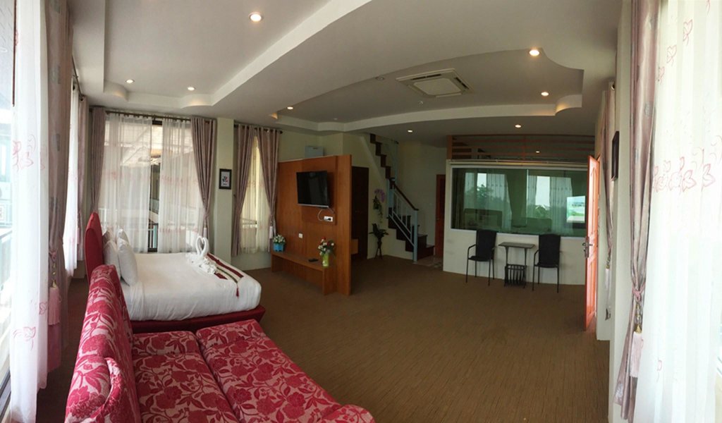 Suite Chaophayathara Riverside Hotel