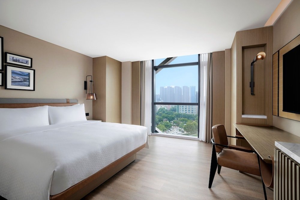 Номер Superior Four Points by Sheraton Shenzhen Bao'an