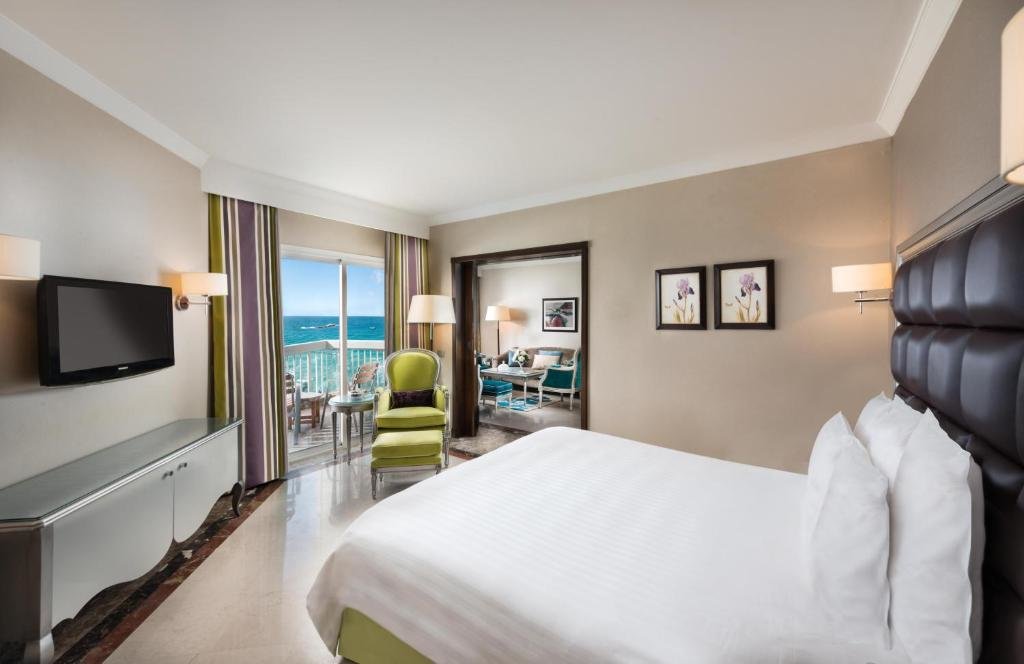 Двухместный люкс с видом на море Hilton Alexandria Corniche