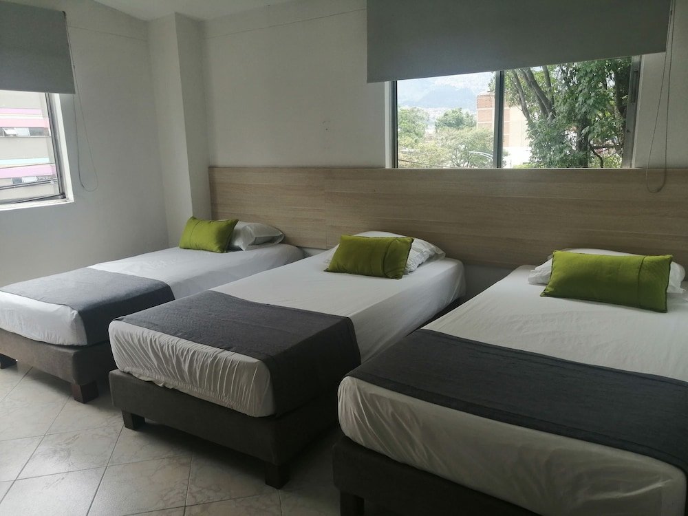 Трёхместный номер Economy Hotel Med Colombia