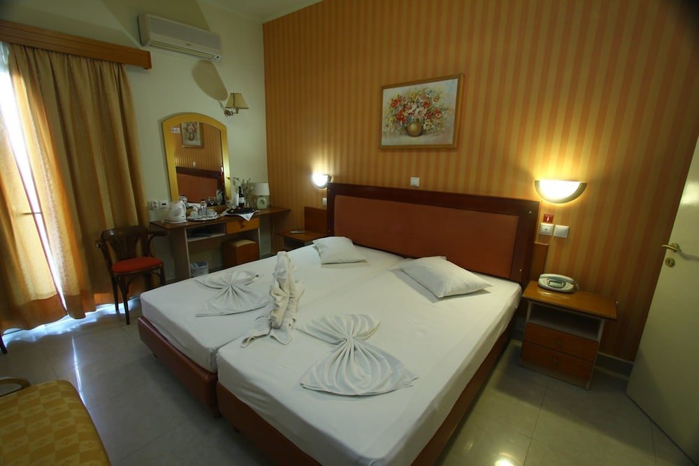 Standard triple chambre avec balcon et Vue sur la ville Mantas Hotel