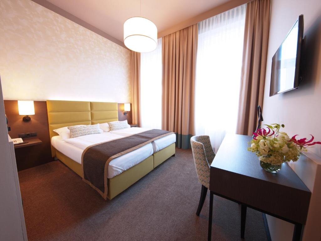 Superior Double room Hotel Drei Kronen Vienna City