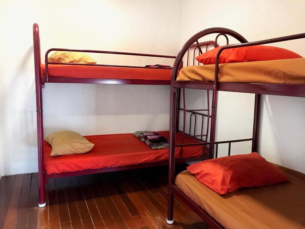Cama en dormitorio compartido (dormitorio compartido femenino) QuiikCat