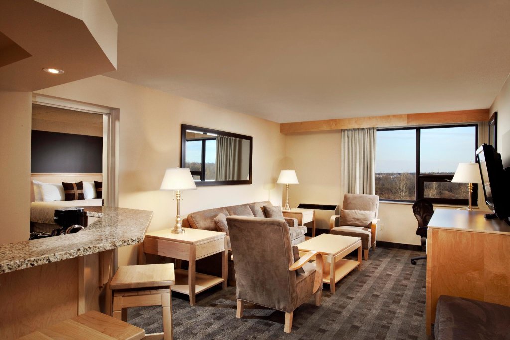 Superior room Ambassador Hotel & Conference Resort