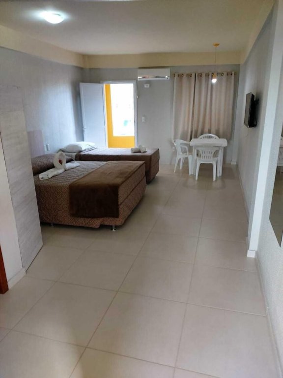 Standard triple famille chambre avec balcon Lebanon Praia Hotel