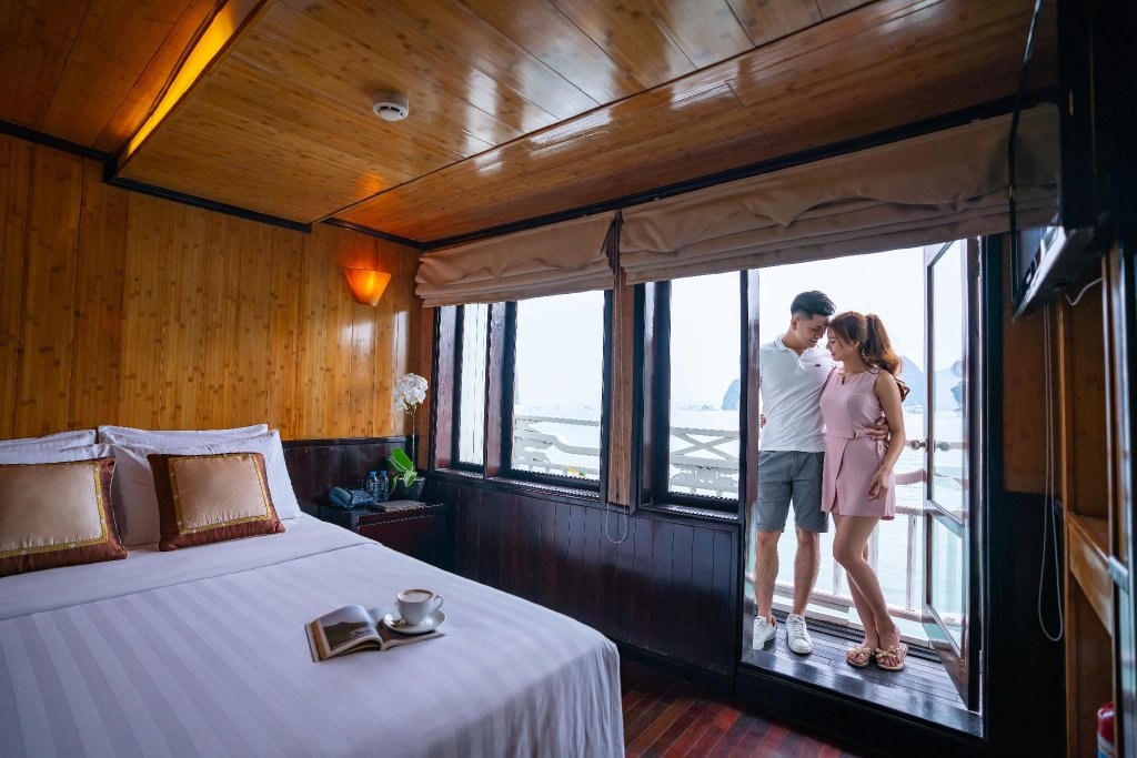 Двухместный номер Deluxe с балконом Syrena Cruises