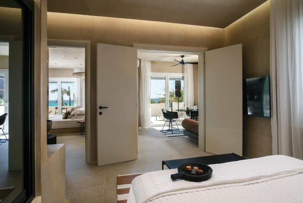 Номер Standard Eden Beachfront Residences & Suites