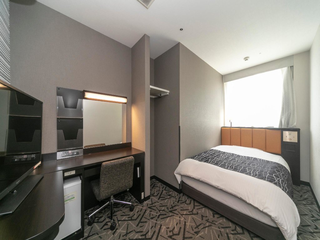 Standard room APA Hotel Himeji-Eki-Kita