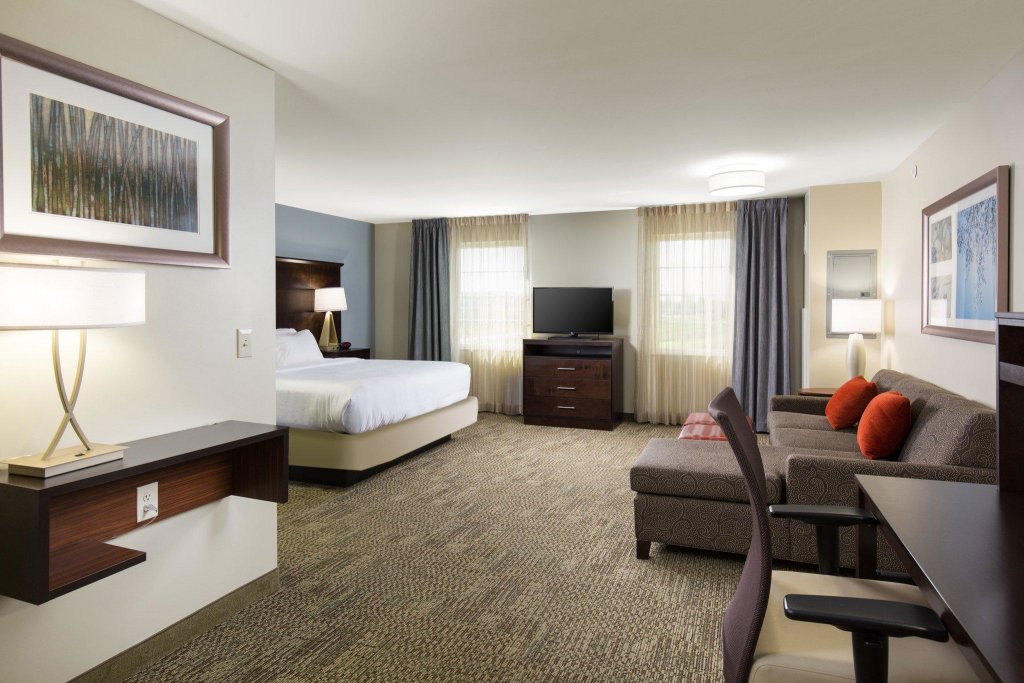 Номер Standard Staybridge Suites Sacramento-Folsom, an IHG Hotel