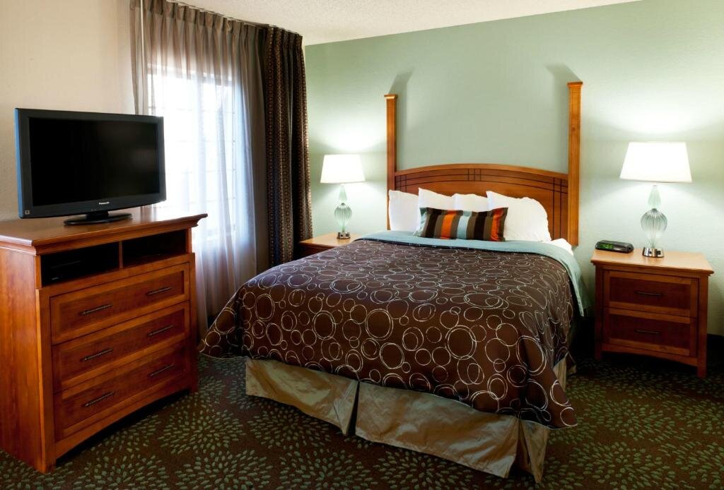 Люкс Standard Staybridge Suites MPLS-Maple Grove/Arbor Lakes, an IHG Hotel