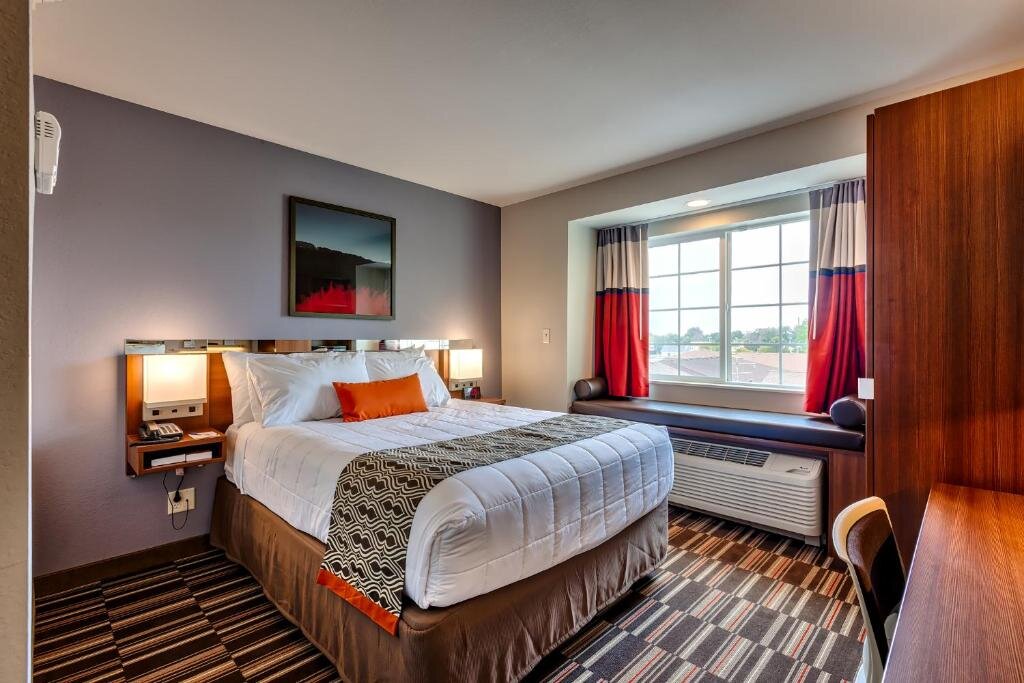 Двухместный номер Business Microtel Inn & Suites by Wyndham Niagara Falls