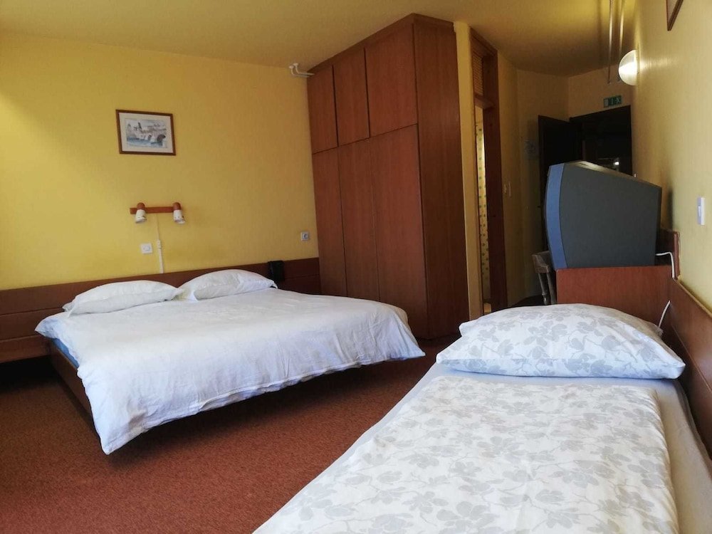 Classic Triple room with balcony and with mountain view Hotel Trojane