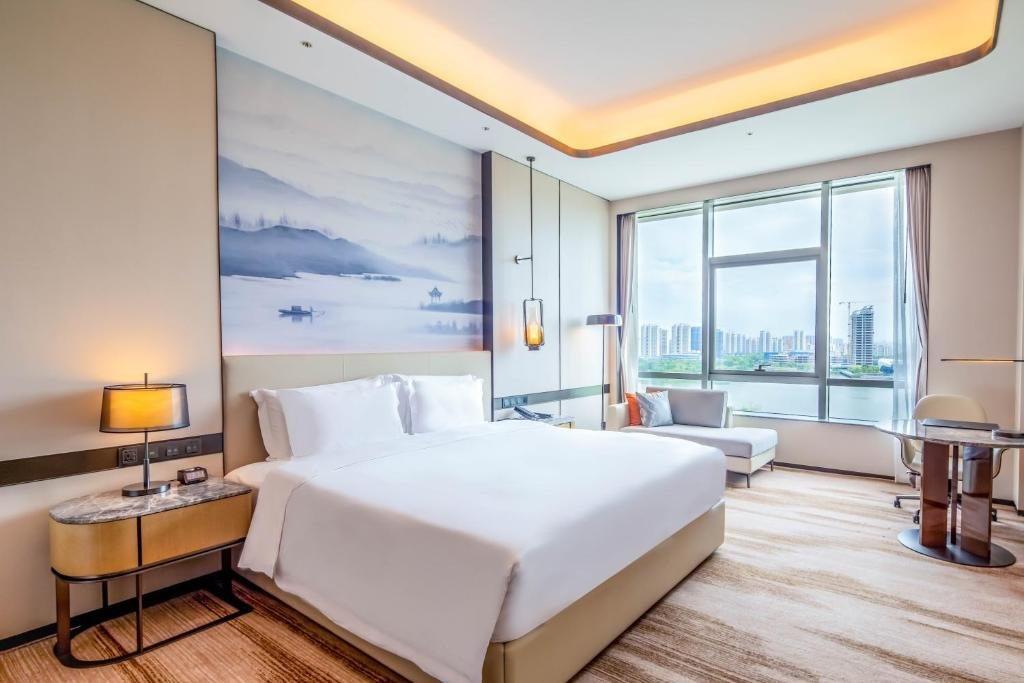 Superior Doppel Zimmer mit Seeblick Pullman Suzhou Taicang