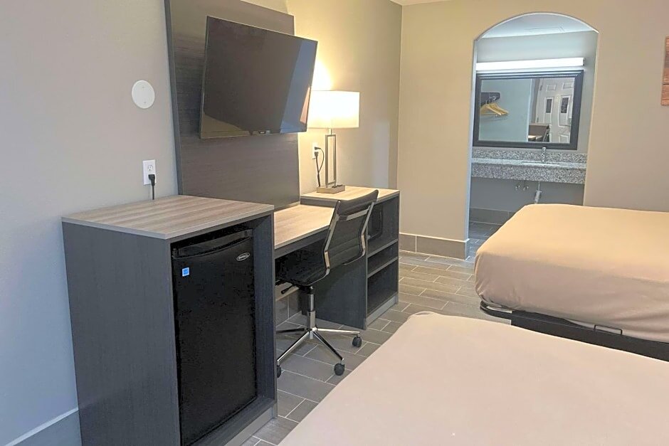 Standard quadruple chambre Econo Lodge Inn & Suites