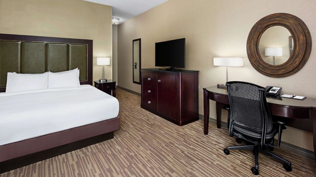 Номер Standard DoubleTree by Hilton Raleigh Durham Airport at Research Triangle Park