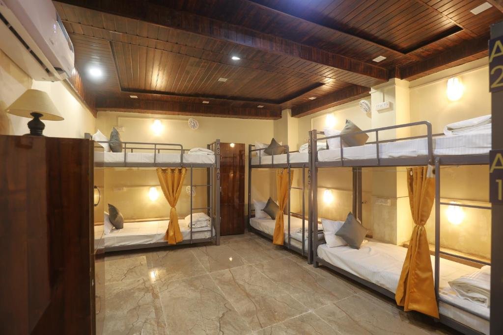 Кровать в общем номере Perfect Stayz Aiims - Hotel Near Aiims Rishikesh
