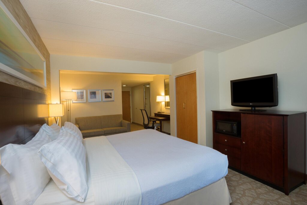 Standard room Holiday Inn Baltimore BWI Airport, an IHG Hotel