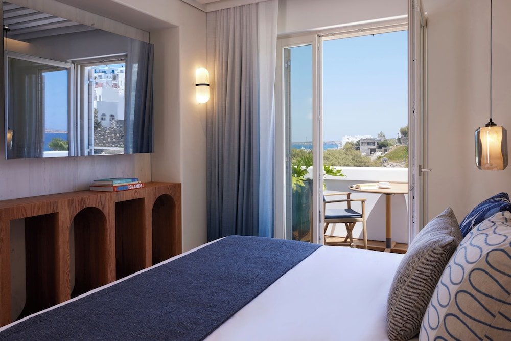 Superior Suite with balcony Avant Mar Paros