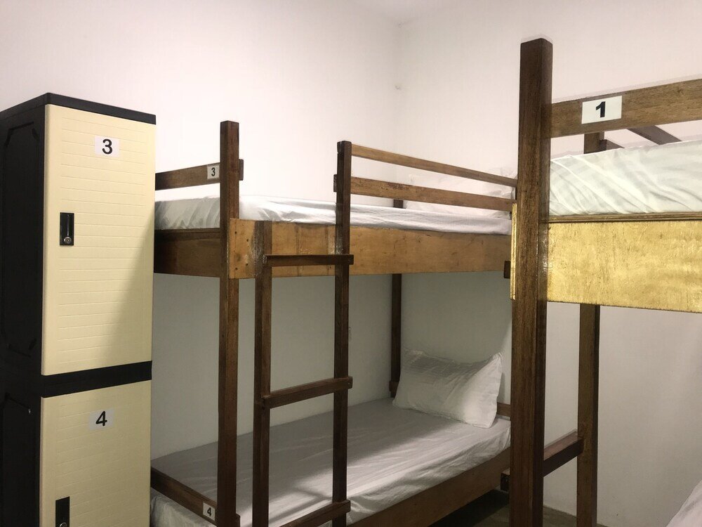 Кровать в общем номере (женский номер) SPOT ON 89901 Hotel Ship ARM