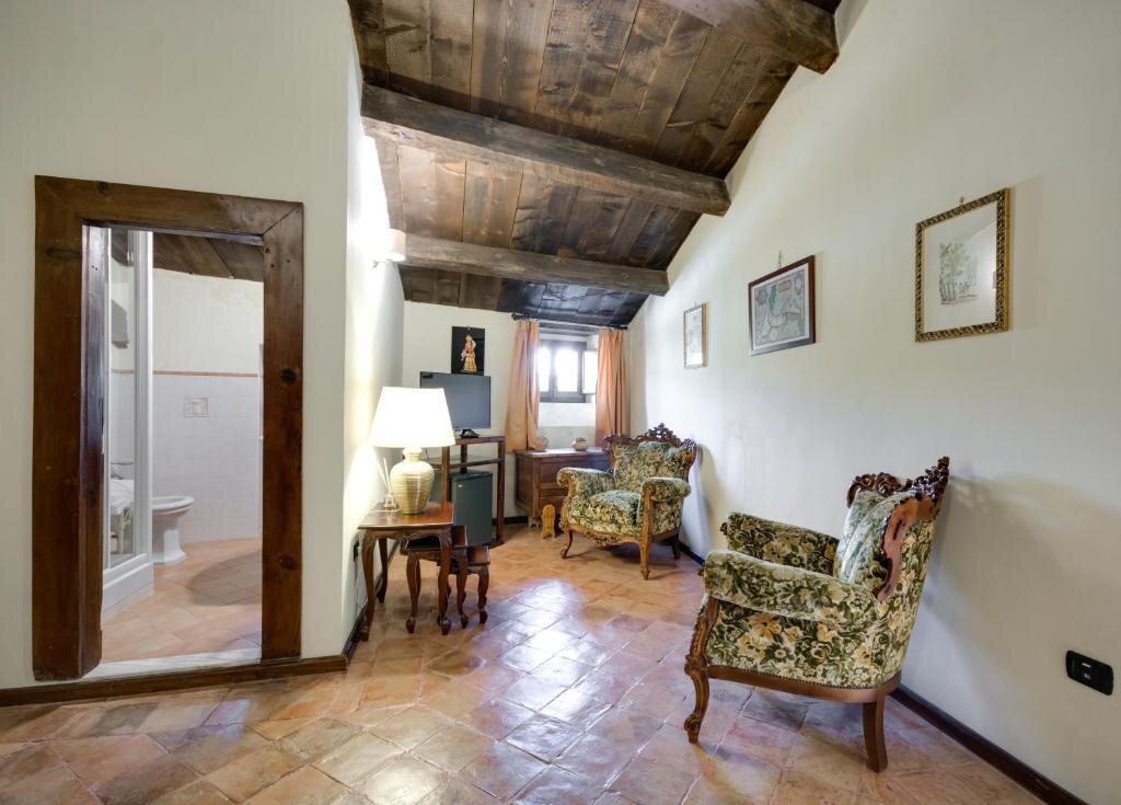 Полулюкс Castello Di Caccuri Suites
