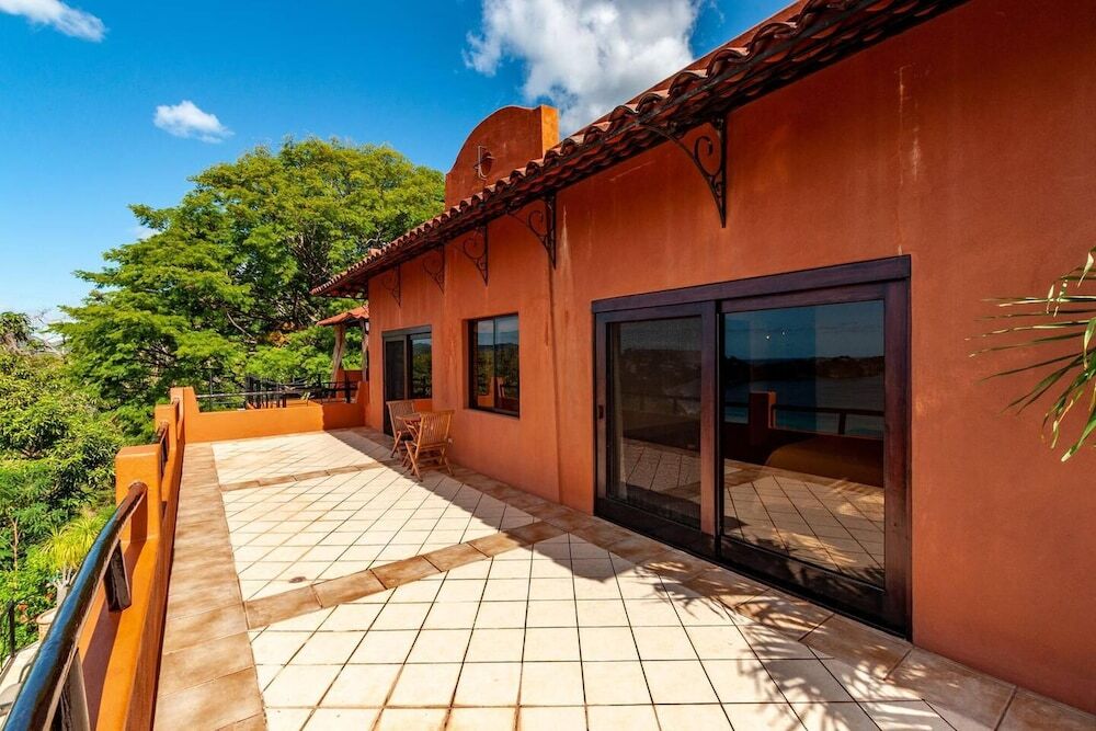 3-bedroom Villa With Pool - Party Deck And Sweeping Ocean Views Playa ...