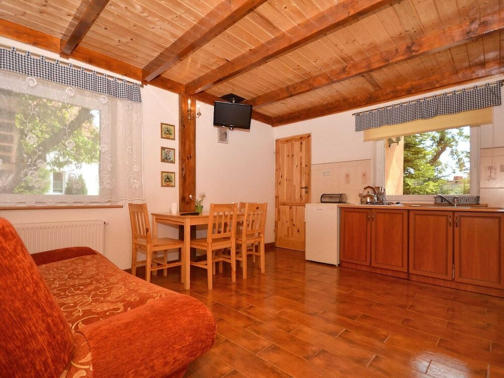 Cabaña Quaint Holiday Home in Domaslawice with Swimming Pool