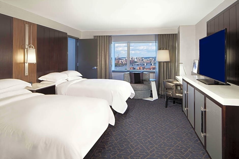 Parlor - Sofa Bed Quadruple Suite Hilton Boston Back Bay