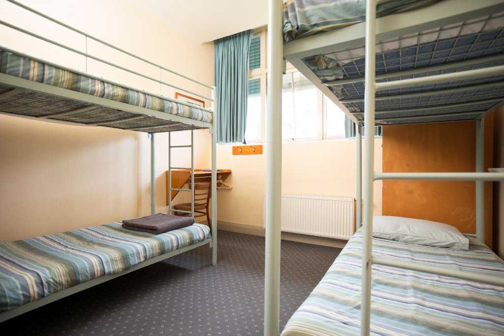 Кровать в общем номере (мужской номер) YHA Blue Mountains Katoomba