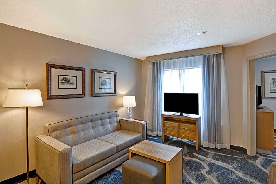 Двухместный номер Premium Homewood Suites by Hilton Windsor Locks Hartford