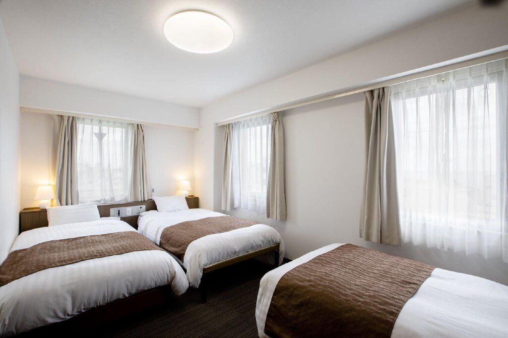 Standard triple chambre Hotel Wing International Hitachi